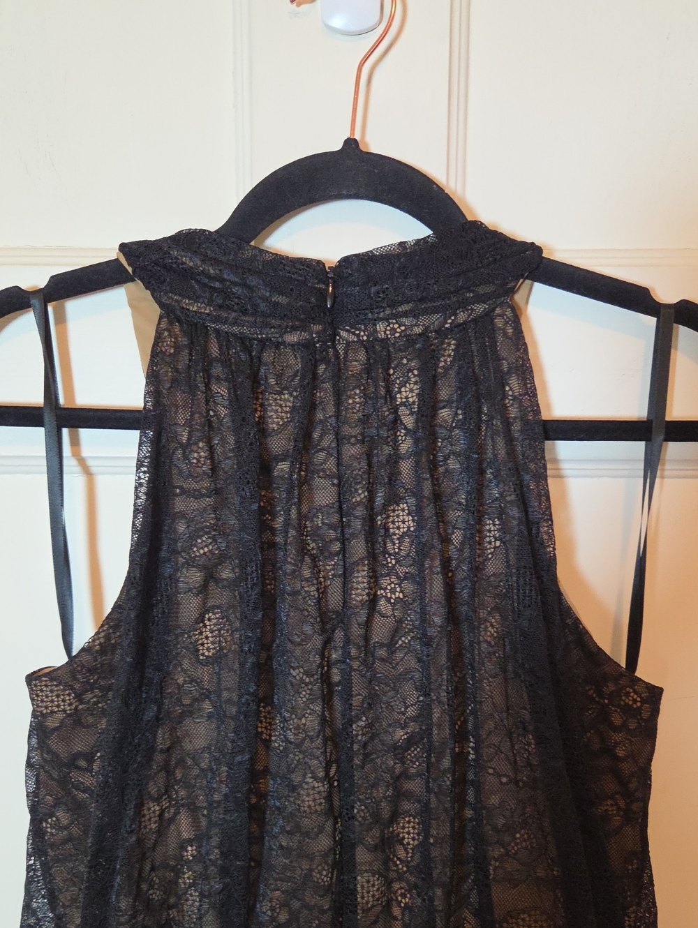 Veronica Beard Kailani Cross-Front Peplum Lace Top in Black With Nude Lining 8 - Picture 11 of 13